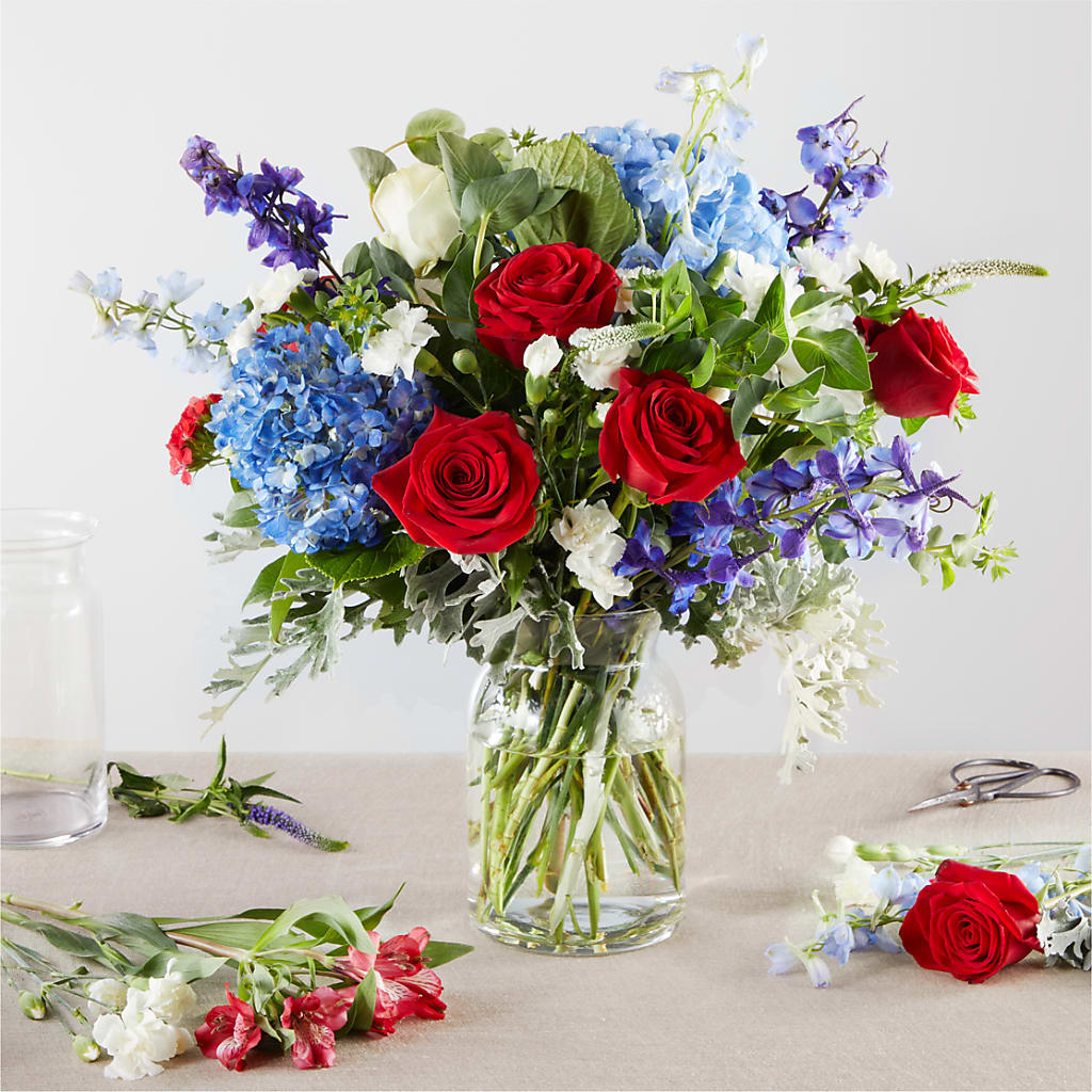 Star Spangled - A Florist Original – DOMINO'S BLOOMS, Granbury TX