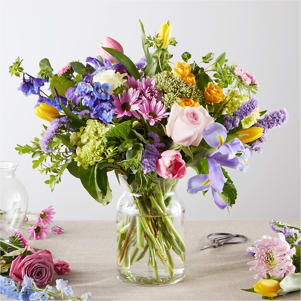 Pastel Tradition - A Florist Original – DOMINO'S BLOOMS, Granbury TX