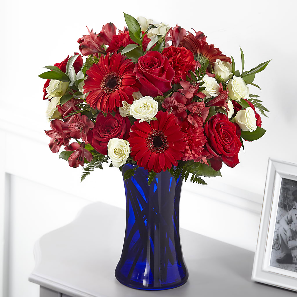 Hearts Embrace Bouquet – DOMINO'S BLOOMS, Granbury TX