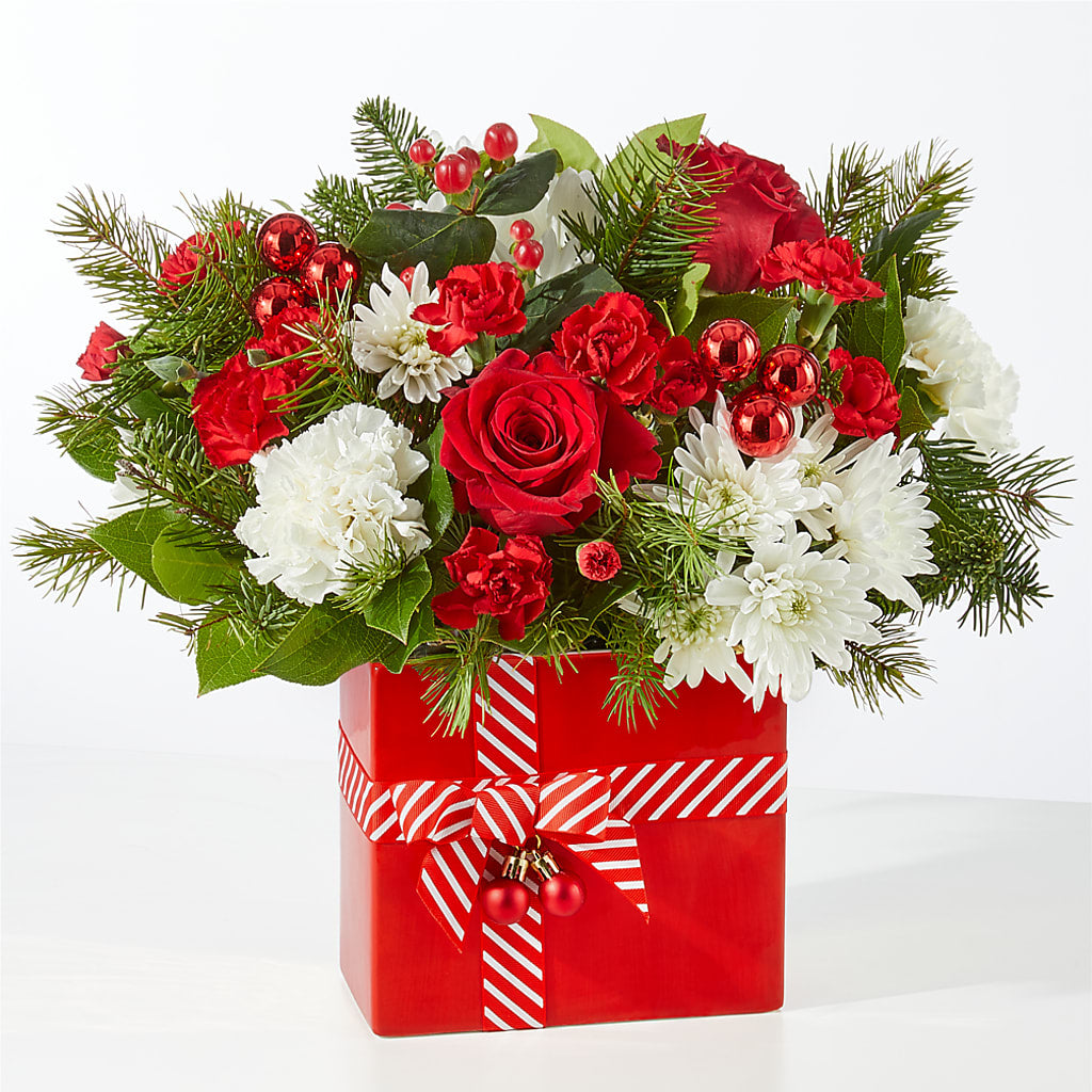 Presents Under the Tree Bouquet – DOMINO'S BLOOMS, Granbury TX