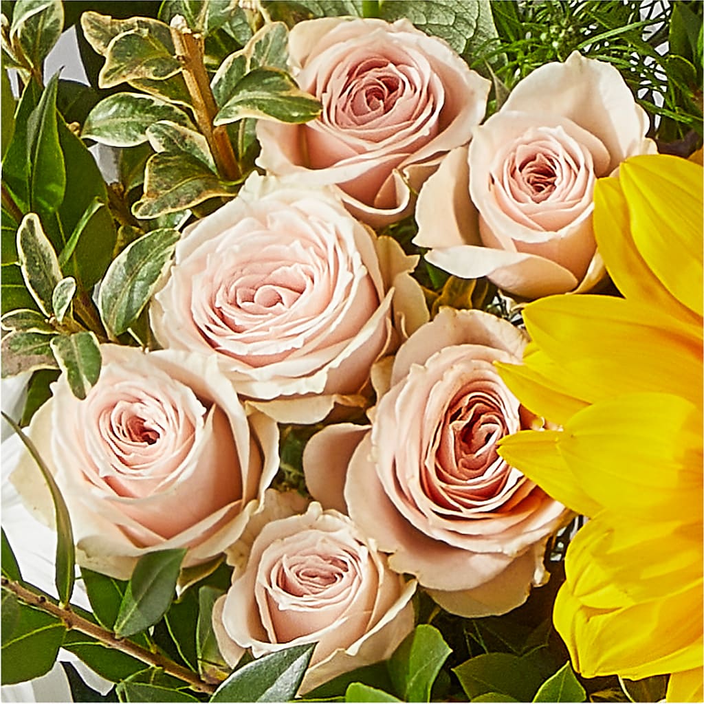 The Good Life Bouquet – DOMINO'S BLOOMS, Granbury TX