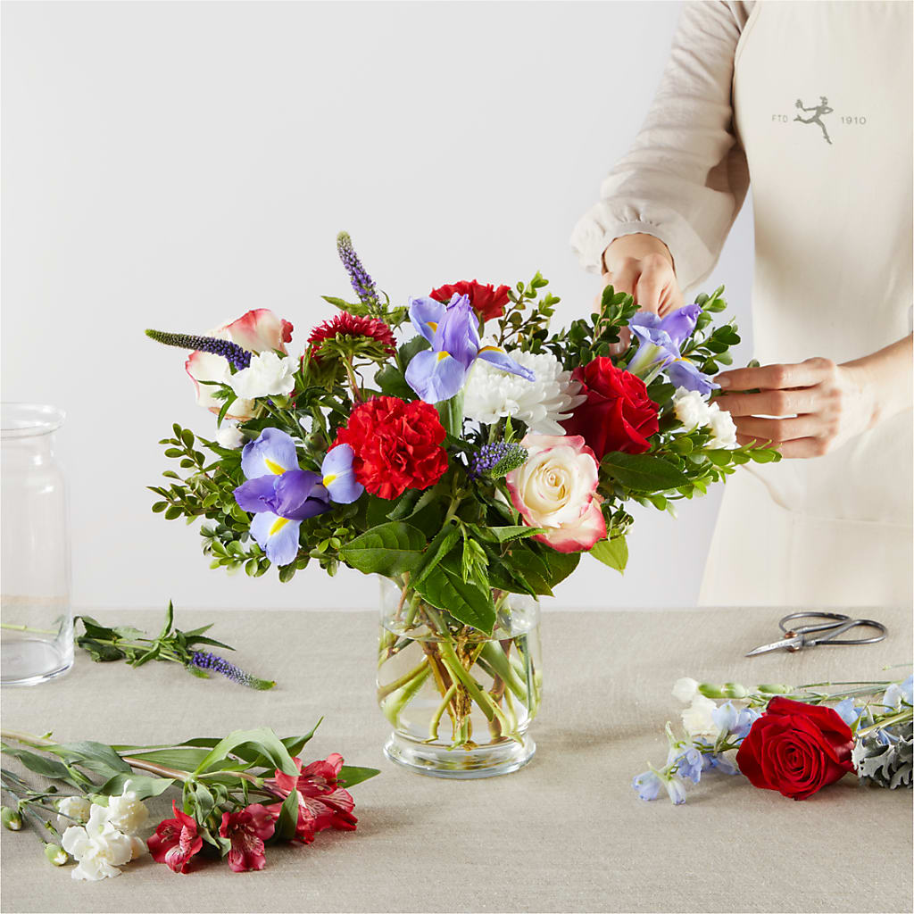Star Spangled - A Florist Original – DOMINO'S BLOOMS, Granbury TX