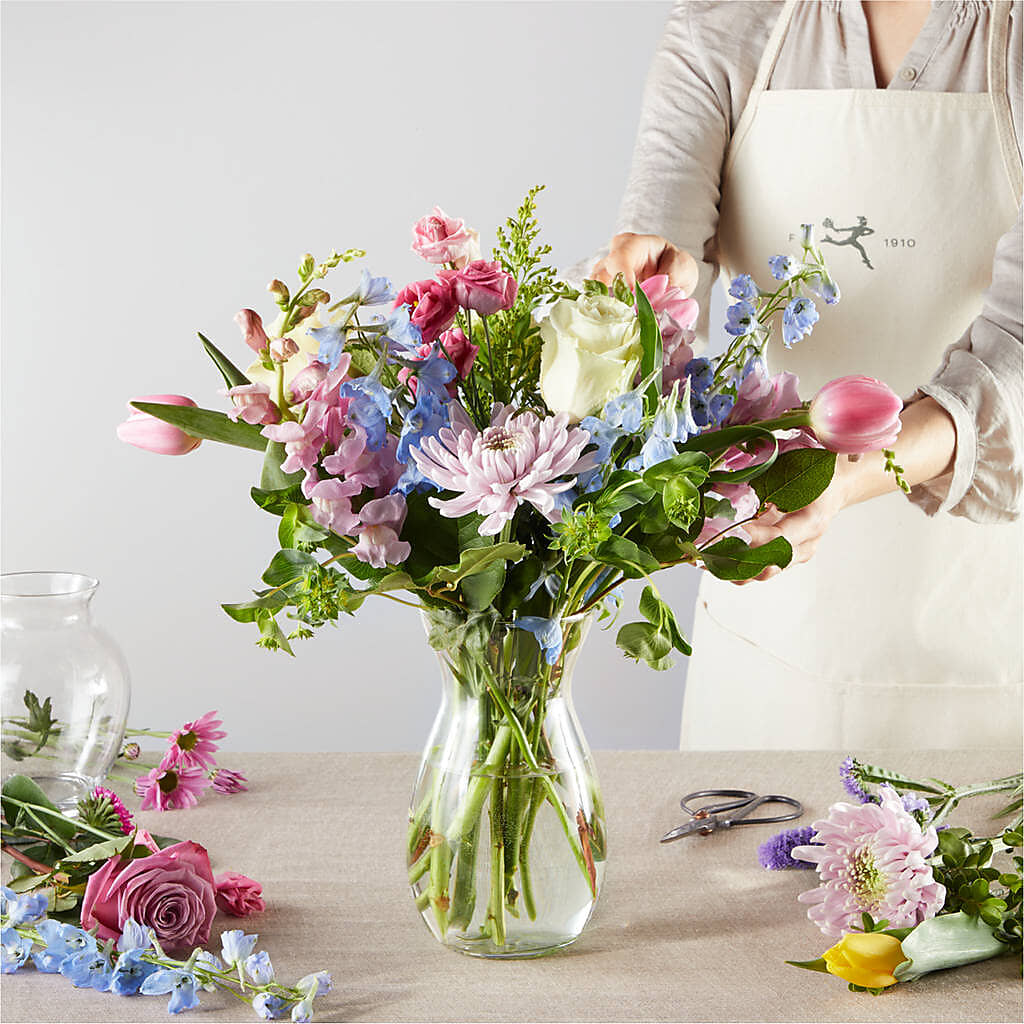 Pastel Tradition - A Florist Original – DOMINO'S BLOOMS, Granbury TX