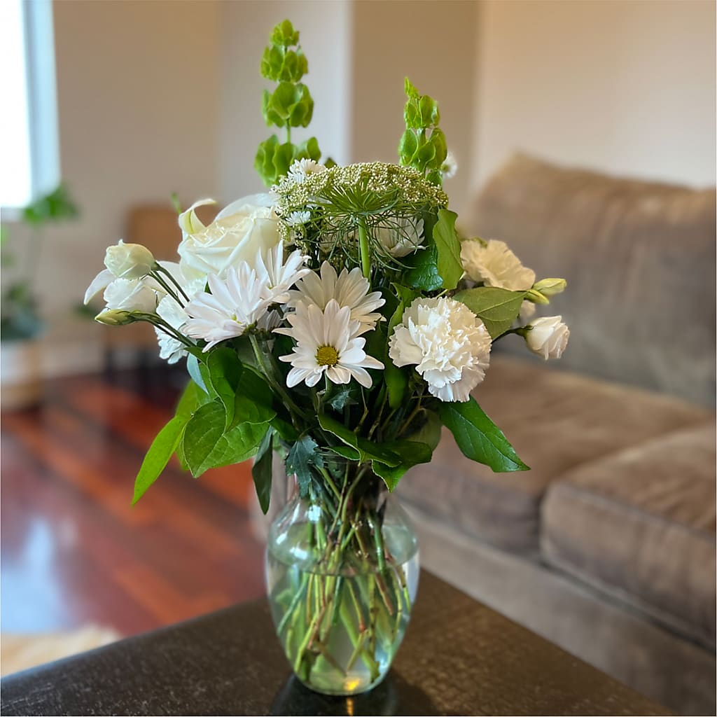 Classic Ivory – A Florist Original – DOMINO'S BLOOMS, Granbury TX