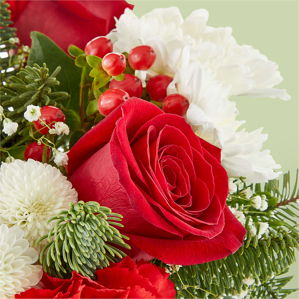 Chance of Flurries Bouquet – DOMINO'S BLOOMS, Granbury TX