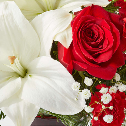 Holiday Season Bouquet – DOMINO'S BLOOMS, Granbury TX