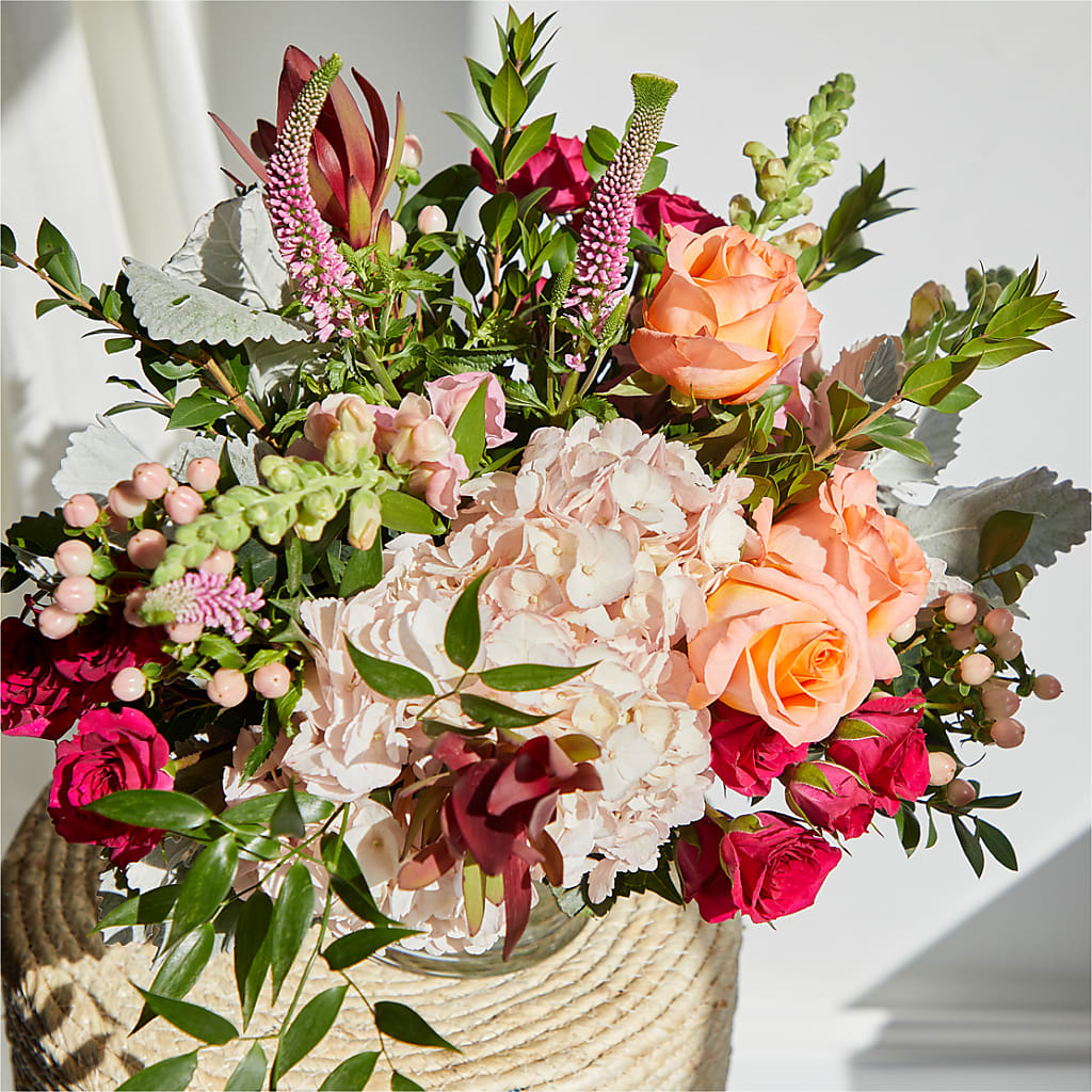 Glitz & Glam Bouquet – DOMINO'S BLOOMS, Granbury TX