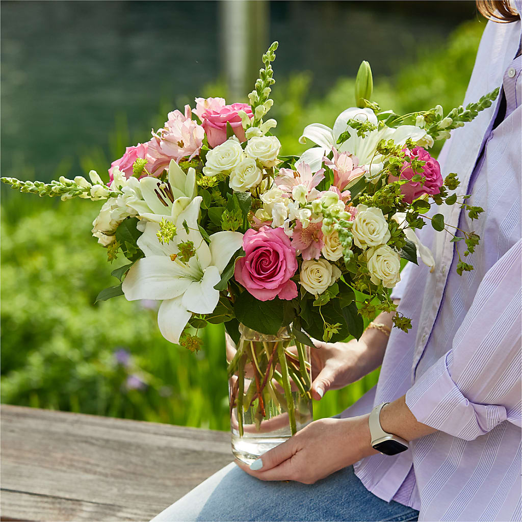 Fondly Bouquet – DOMINO'S BLOOMS, Granbury TX